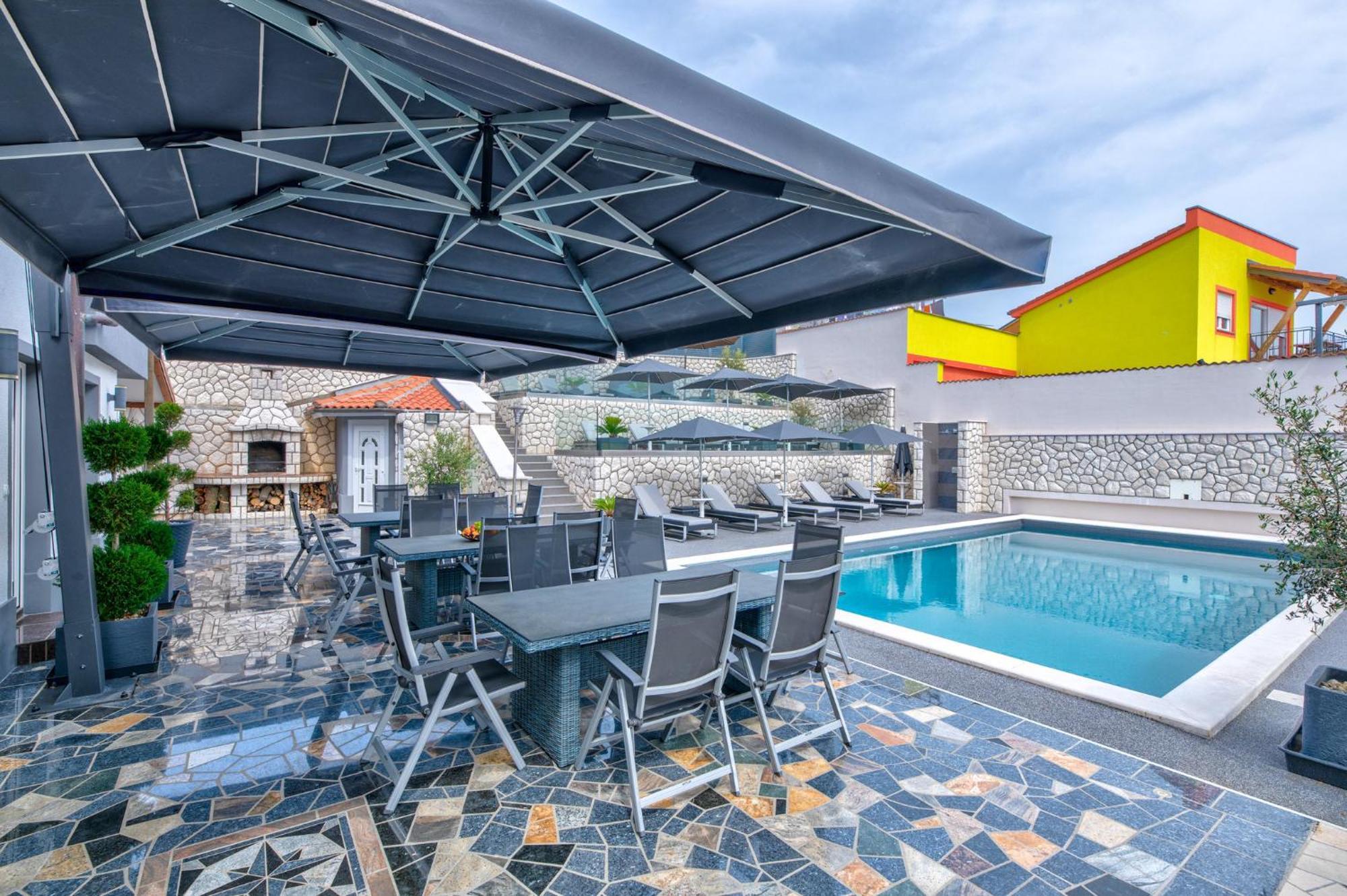 Villa Vivien Crikvenica Buitenkant foto