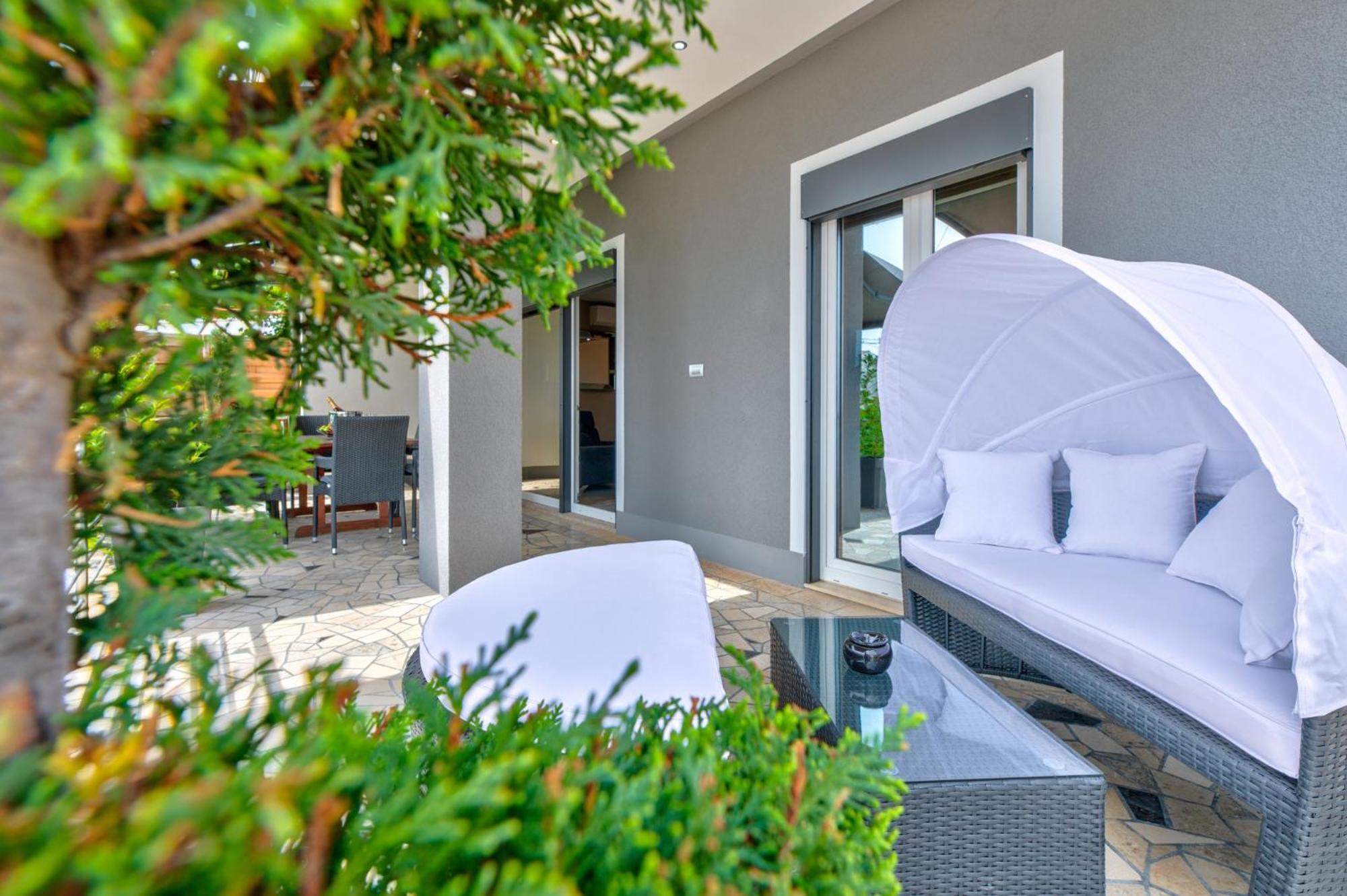 Villa Vivien Crikvenica Buitenkant foto